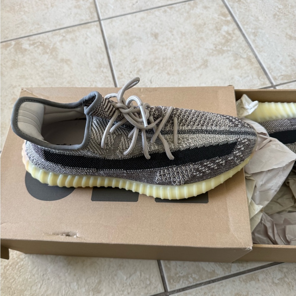 adidas Yeezy Boost 350 V2 Tan Box